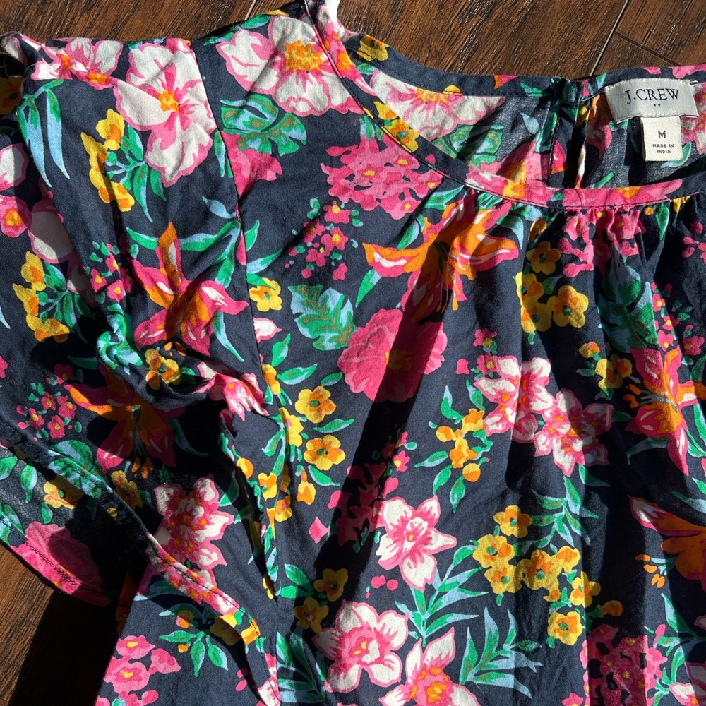 COPY - ❤️J.Crew Top - Picture 5 of 12